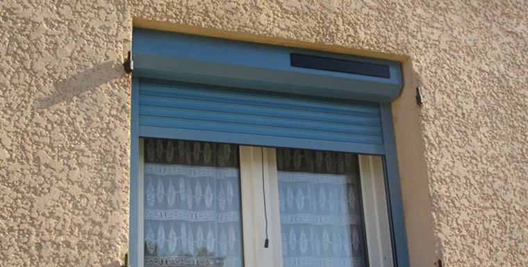 Volet roulant aluminium de couleur métallisée